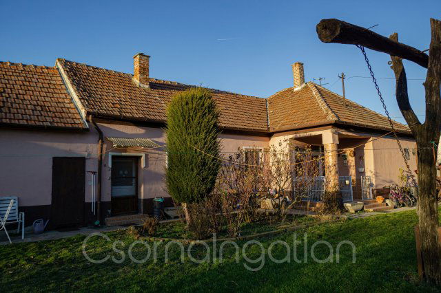 Eladó családi ház, Szárföldön 45 M Ft, 3 szobás