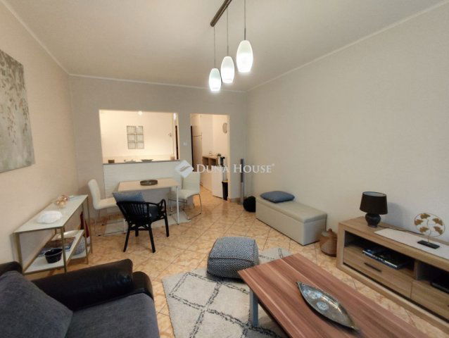 Kiadó panellakás, albérlet, XI. kerületben, Nagyszeben téren