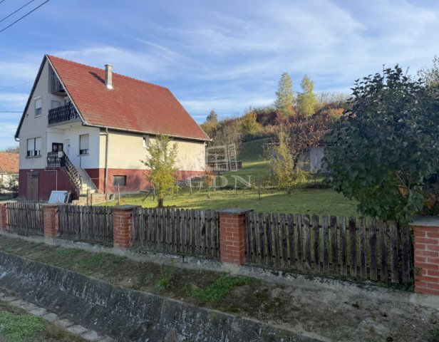 Eladó családi ház, Kisbucsán 42.9 M Ft, 6 szobás