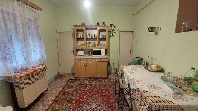 Eladó családi ház, Sarkadon 6 M Ft, 2 szobás