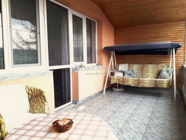 Eladó sorház, Komlón 60 M Ft, 5 szobás / költözzbe.hu