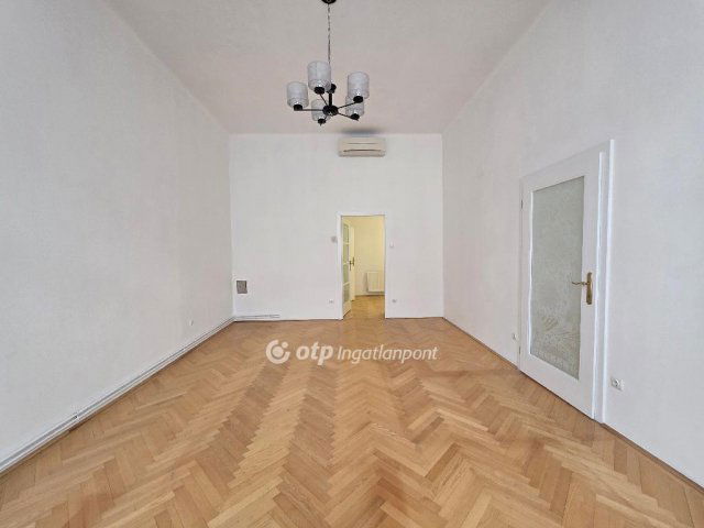 Eladó téglalakás, Budapesten, VIII. kerületben 94 M Ft, 2 szobás