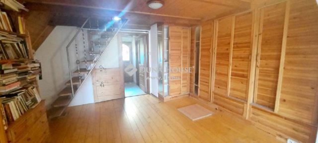 Eladó nyaraló, Sukorón 49 M Ft, 5 szobás / költözzbe.hu