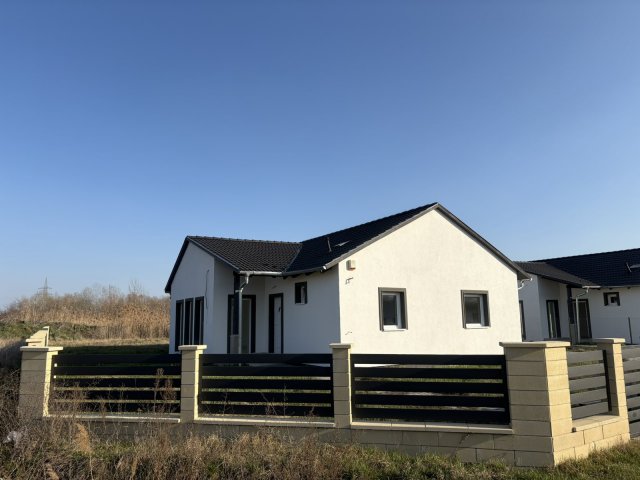 Eladó családi ház, Ráckevén 88.9 M Ft, 4 szobás