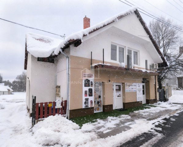 Eladó családi ház, Balatonfűzfőn 139.9 M Ft, 7 szobás