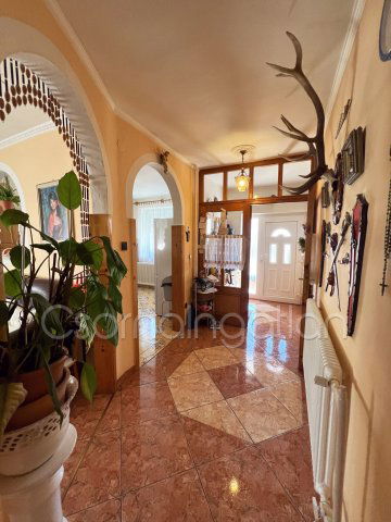 Eladó családi ház, Kapuváron 76 M Ft, 5 szobás