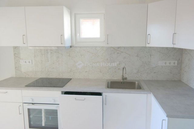 Eladó családi ház, Budapesten, XX. kerületben 50 M Ft, 2 szobás