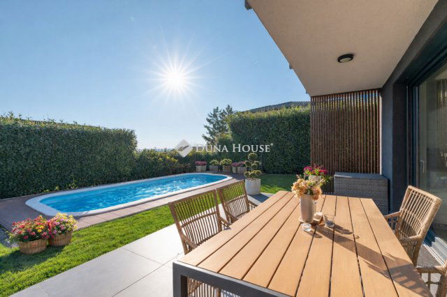 Eladó családi ház, Budaörsön 422 M Ft, 5 szobás