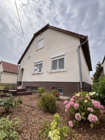 Eladó családi ház, Kecskeméten 99.9 M Ft, 4 szobás