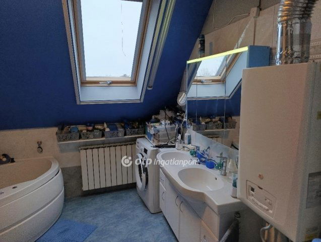 Eladó téglalakás, Kecskeméten 93 M Ft, 3 szobás