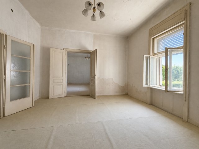 Eladó téglalakás, Siklóson 23.9 M Ft, 4 szobás