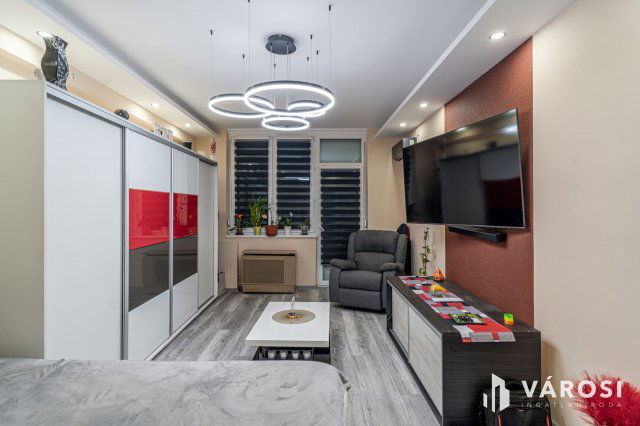 Eladó téglalakás, Szegeden 59.9 M Ft, 2 szobás