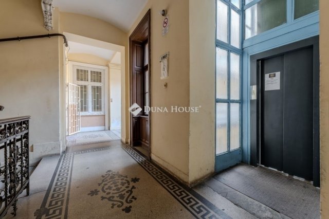 Eladó téglalakás, Budapesten, VI. kerületben 139 M Ft, 5 szobás