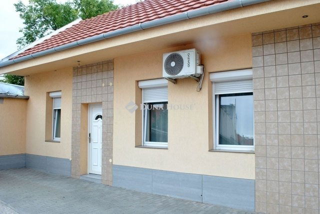 Eladó téglalakás, Kecskeméten 42.9 M Ft, 2 szobás