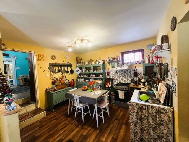 Eladó családi ház, Kesztölcön, Széchenyi István utcában