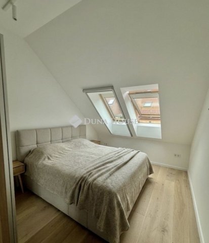 Eladó téglalakás, Pécsett 118.9 M Ft, 3 szobás