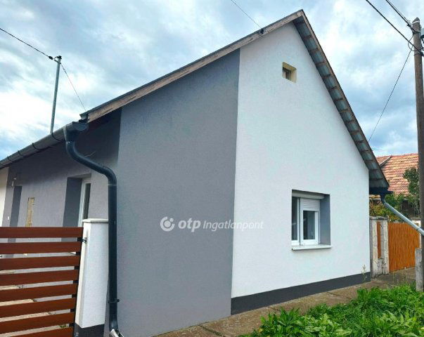 Eladó családi ház, Tiszafüreden 55 M Ft, 2+1 szobás