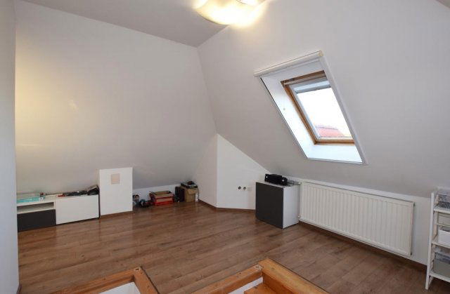 Eladó téglalakás, Debrecenben 79 M Ft, 3+1 szobás