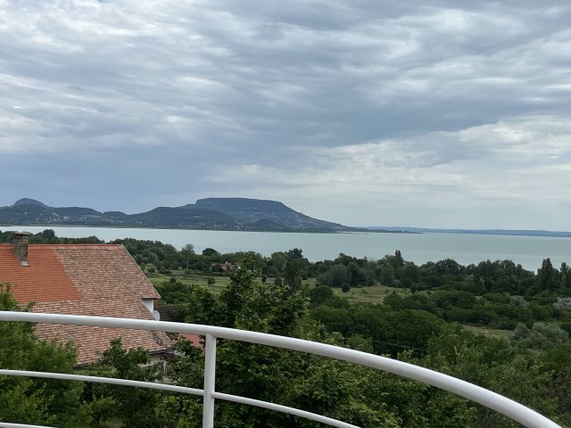 Eladó nyaraló, Balatongyörökön 140.395 M Ft, 3 szobás