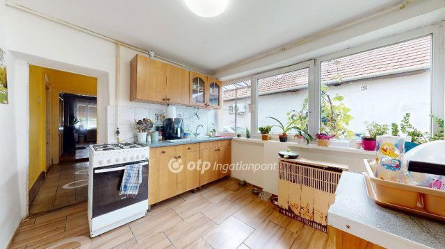 Eladó családi ház, Mezőkeresztesen 23.3 M Ft, 4 szobás