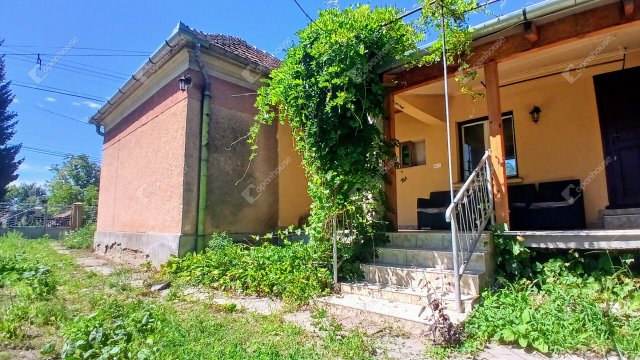 Eladó családi ház, Alsónemesapátiban 27.9 M Ft, 3 szobás