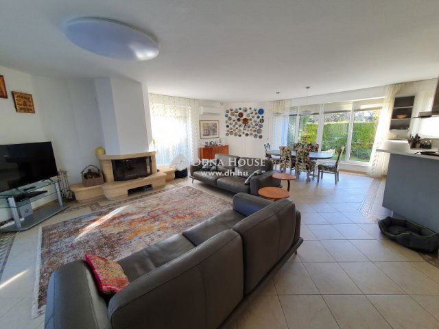 Eladó családi ház, Siófokon 375 M Ft, 7 szobás