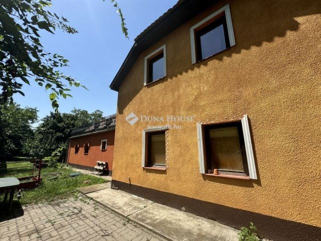 Eladó hotel, Ecseren 250 M Ft / költözzbe.hu