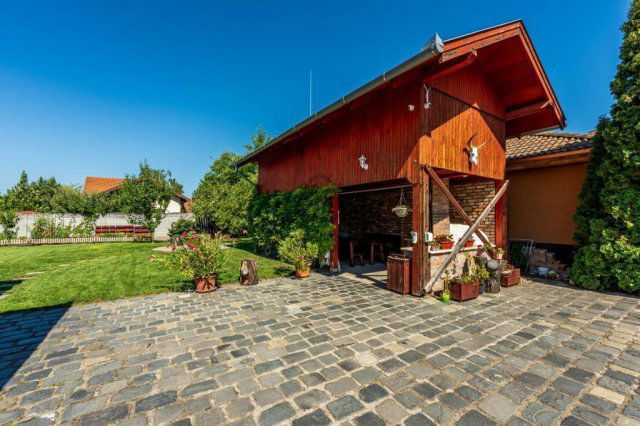 Eladó családi ház, Dunaharasztin 167.9 M Ft, 5 szobás