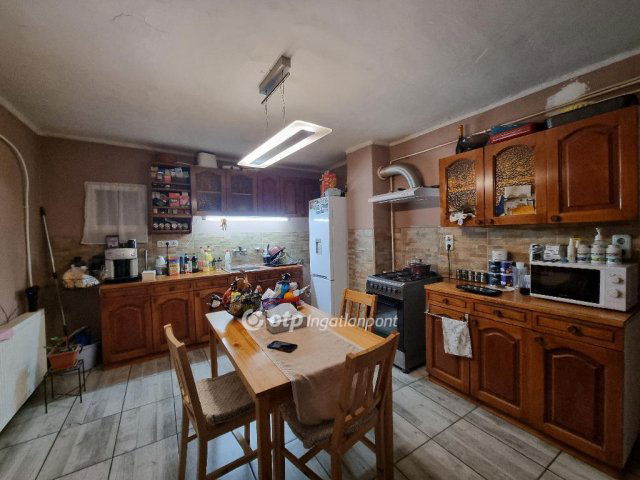 Eladó családi ház, Somlóvásárhelyen 28.999 M Ft, 2 szobás