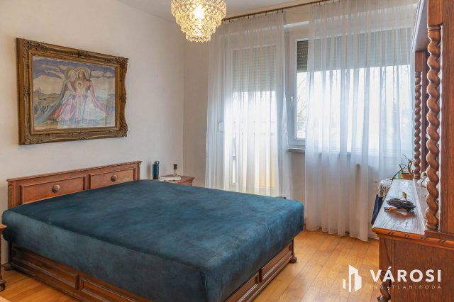 Eladó panellakás, Gyulán 40 M Ft, 2 szobás