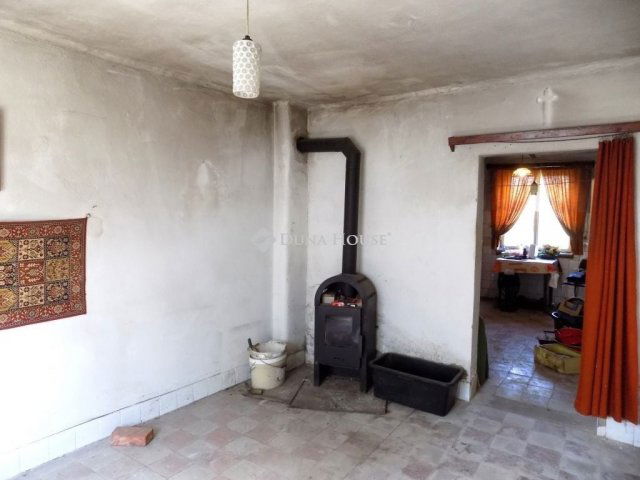 Eladó családi ház, Zsédenyen 26.9 M Ft, 3 szobás