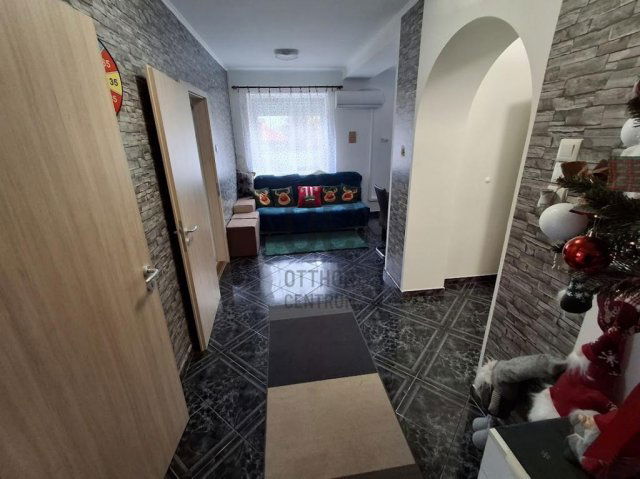 Eladó téglalakás, Cegléden 48 M Ft, 3 szobás