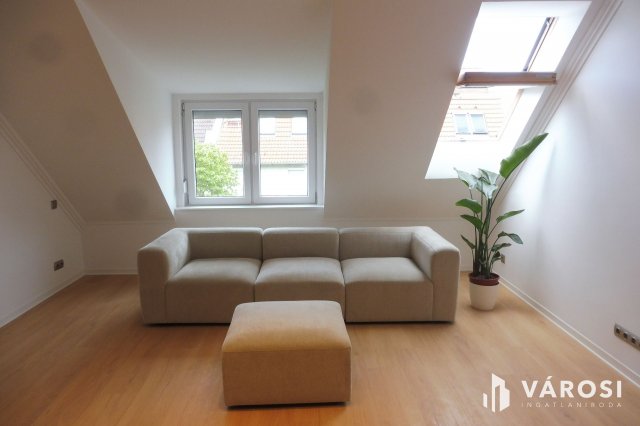 Eladó téglalakás, Szegeden 52.9 M Ft, 2 szobás