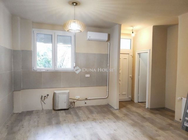 Eladó téglalakás, Budapesten, XX. kerületben 62.5 M Ft, 3 szobás