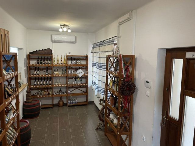 Eladó családi ház, Veresegyházon 159 M Ft, 3 szobás