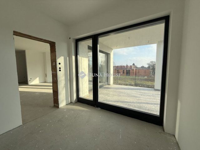 Eladó ikerház, Érden 184.9 M Ft, 5 szobás / költözzbe.hu