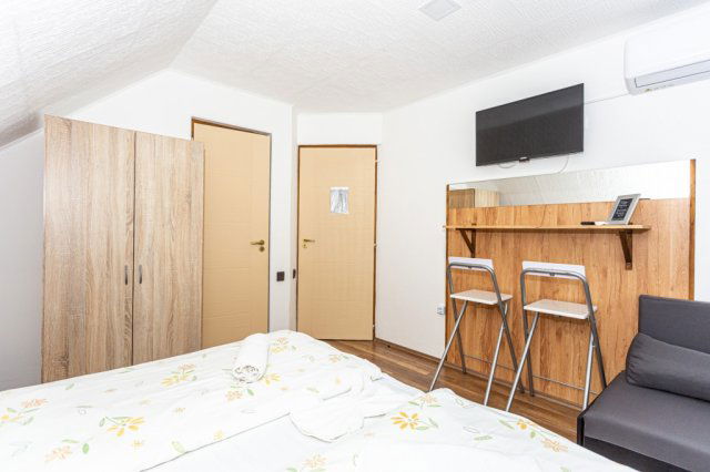 Eladó hotel, Abaligeten 149 M Ft, 8 szobás / költözzbe.hu