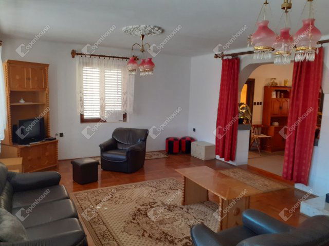 Eladó családi ház, Gyulán 72 M Ft, 6 szobás