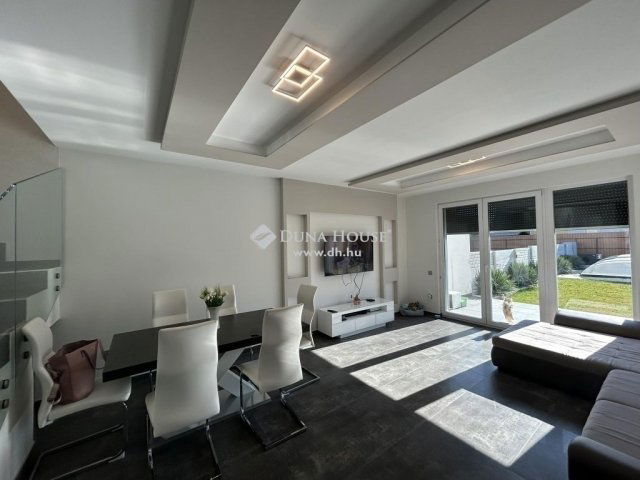 Eladó ikerház, Budapesten, XVII. kerületben 199.9 M Ft, 5 szobás