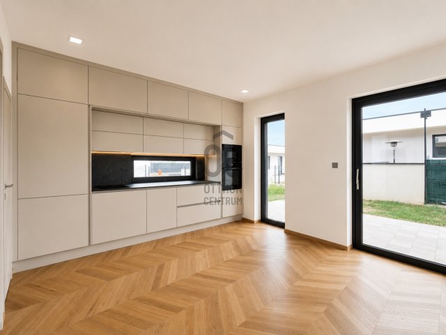 Eladó családi ház, Budapesten, III. kerületben 298.5 M Ft