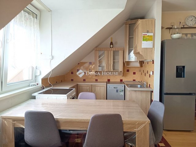 Eladó téglalakás, Sopronban 62.5 M Ft, 3 szobás