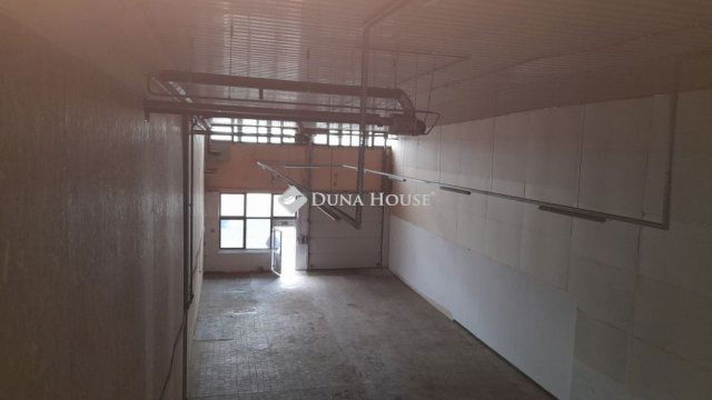 Kiadó ipari ingatlan, Debrecenben, Mikepércsi úton 708 E Ft / hó