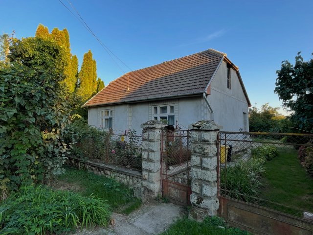 Eladó családi ház, Göncön 28 M Ft, 2 szobás