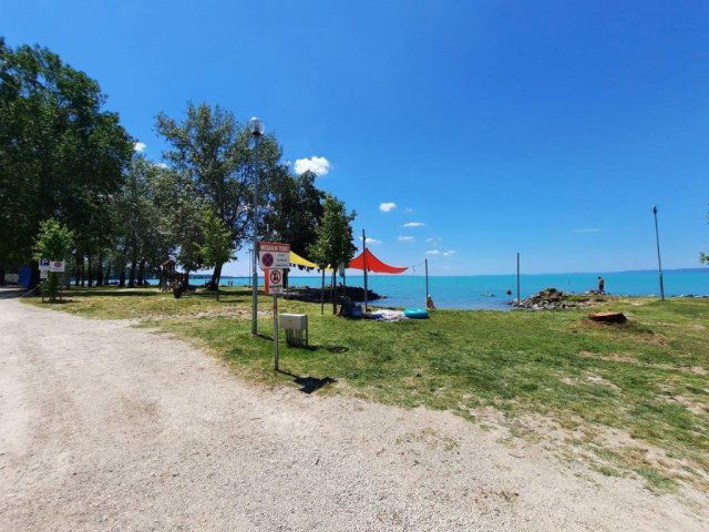 Eladó nyaraló, Balatonakarattyán 171.704 M Ft, 2 szobás