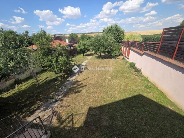 Eladó családi ház, Aszódon 179.9 M Ft, 6 szobás