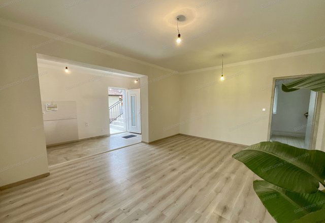 Eladó téglalakás, Siófokon 72.9 M Ft, 2 szobás