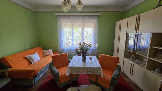 Eladó családi ház, Csikérián 14.99 M Ft, 4 szobás