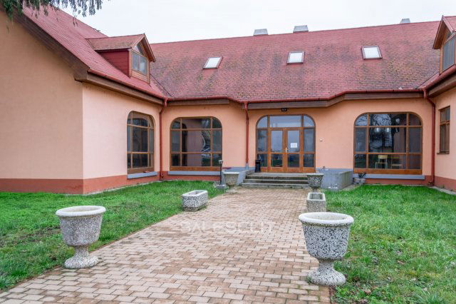 Eladó ipari ingatlan, Hajdúböszörményen 742.95 M Ft