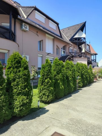 Eladó családi ház, Harkányban 169 M Ft, 19 szobás