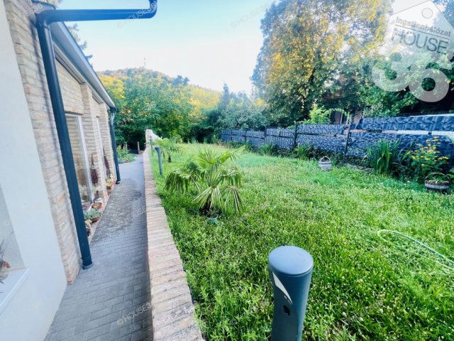 Eladó családi ház, Szekszárdon 74.9 M Ft, 3 szobás